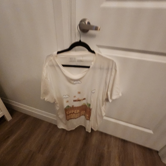 Super Mario bros shirt - Picture 2 of 2